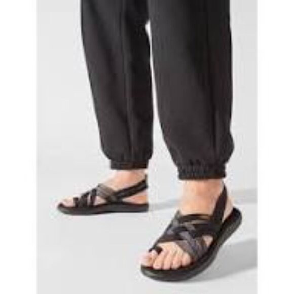 Teva Voya Strappy Sandals in Hera-Black - Size 6 - Picture 15 of 16